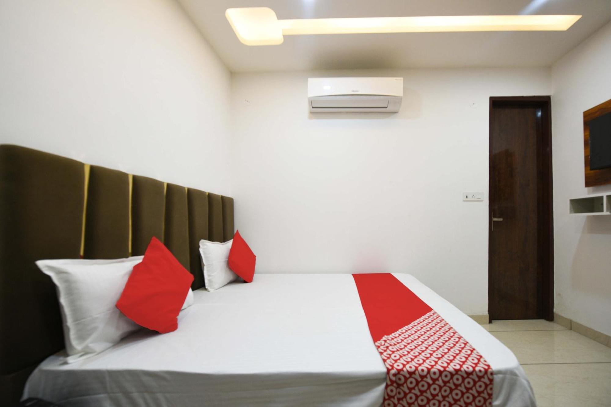 Hotel O Empire State Delhi  Exteriör bild